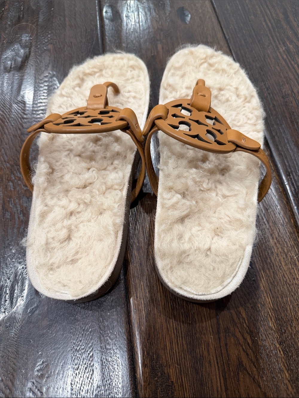 NWOT Tory Burch Miller Cloud Shearling Thong Sandal - Picture 3 of 5